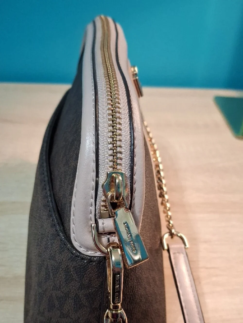 Michael Kors Mott Large Zip Dome Crossbody Nwot